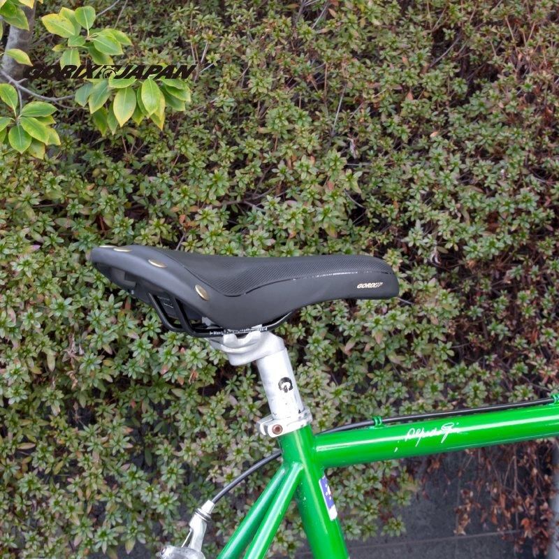 サドル 自転車鋲付き | クラシックデザイン | ロングライド向き サドル 自転車鋲付き | クラシックデザイン | ロングライド向き