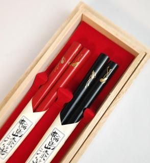 輪島塗　慶塚作　蓬莱山水蒔絵 屠蘇器(箸付) 美品　共箱　お正月用品　送料込 輪島塗 慶塚作 蓬莱山水蒔絵 屠蘇器(箸付) 美品 共箱 お正月
