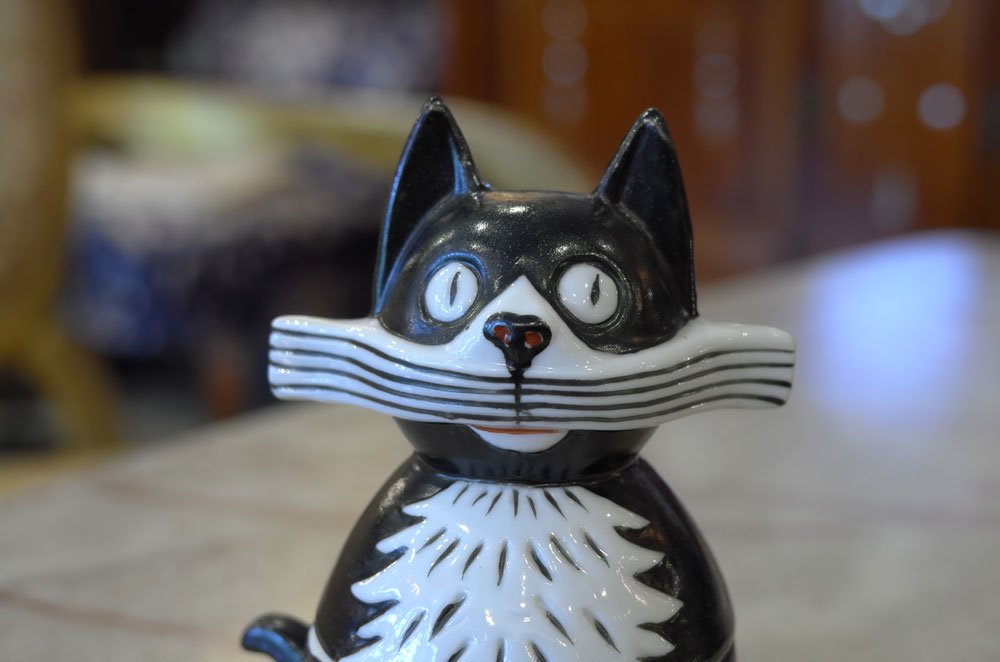 フランスアールデコ装飾置物小物入れ 蓋物 黒白猫のオブジェ２ 髭