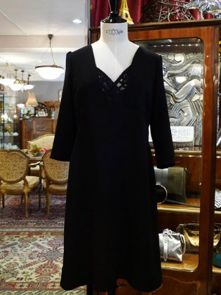 【フランス新品ファッションレディース】ワンピース 黒 八部袖 フレンチデザイナー