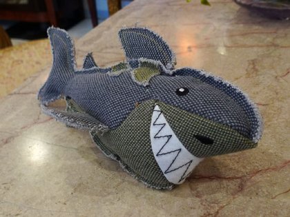 【フランスインテリア雑貨】ぬいぐるみ 犬のおもちゃ サメ シャーク パリ