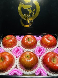 青森県産サンふじりんご　特選　6玉　小箱入りの商品画像