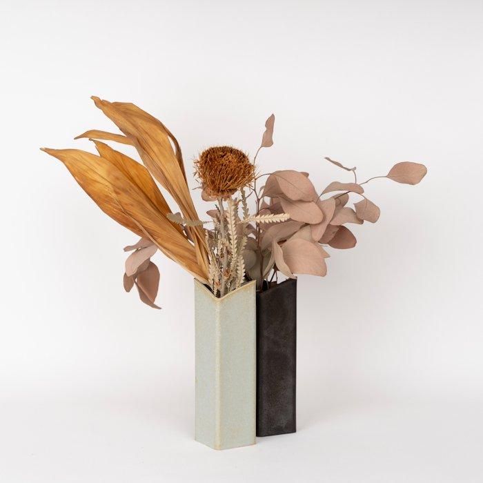 手描き花柄陶器花瓶 名古屋製 花模様 陶器の花瓶 ZA445