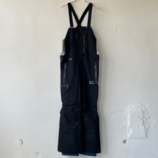 <img class='new_mark_img1' src='https://img.shop-pro.jp/img/new/icons16.gif' style='border:none;display:inline;margin:0px;padding:0px;width:auto;' />【SALE20%】 24-25 REW OUTERWEAR / KAMIKAZE BIB PANTS 19　[ GORE-TEX 2L ]　BLACK x BLACK