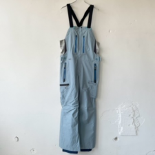 <img class='new_mark_img1' src='https://img.shop-pro.jp/img/new/icons43.gif' style='border:none;display:inline;margin:0px;padding:0px;width:auto;' />【SALE20%】 24-25 REW OUTERWEAR / KAMIKAZE BIB PANTS 19　[ GORE-TEX 2L ]  SONIC BLUE x CHARCOAL