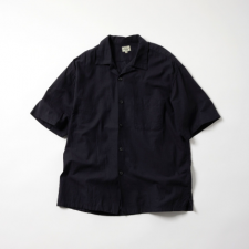 <img class='new_mark_img1' src='https://img.shop-pro.jp/img/new/icons1.gif' style='border:none;display:inline;margin:0px;padding:0px;width:auto;' />GOLD / VAT DYE CHAMBRAY OPEN SHIRT