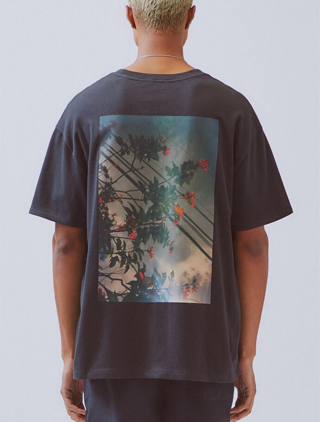 FOG ESSENTIALS BOXY PHOTO SERIES T-SHIRT / バックボクシーフォト ...