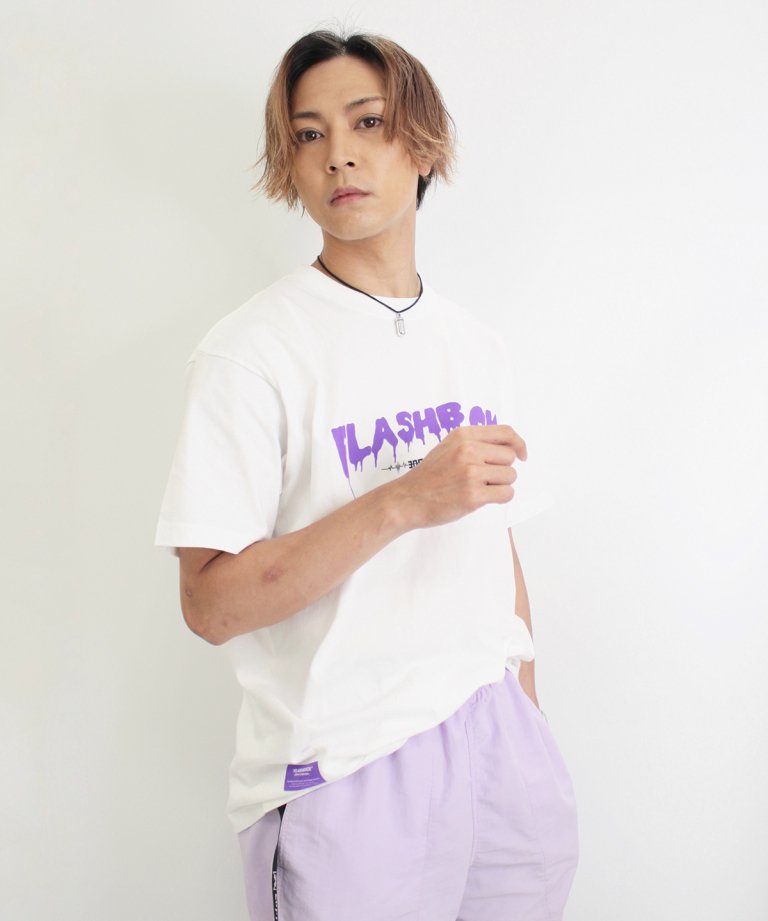 8322:00~裲WEBǽ䳫!LINNEFLASHBACKꥳܾʡFLONT LOGO Tee WHTPUR