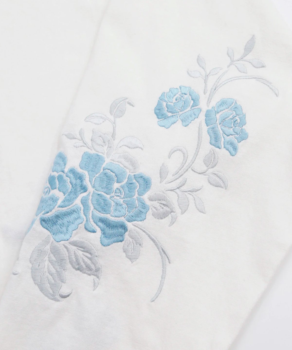 LEGENDA 12th Special Rose Embroidery Half-Zip Long-Sleeve T-Shirt ...