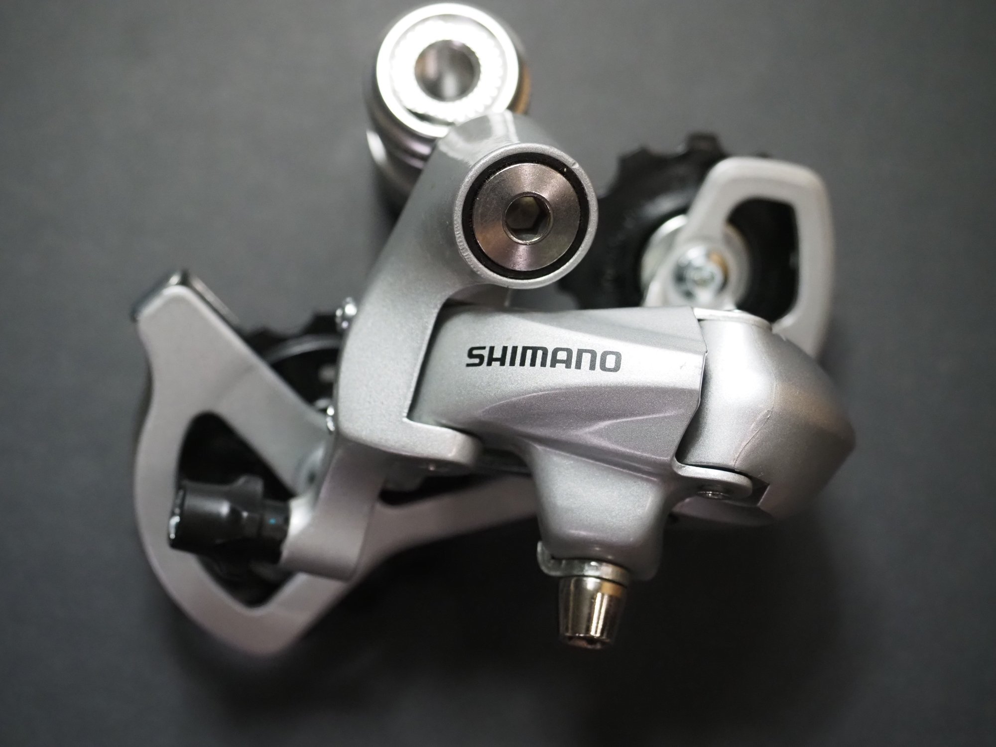 <img class='new_mark_img1' src='https://img.shop-pro.jp/img/new/icons56.gif' style='border:none;display:inline;margin:0px;padding:0px;width:auto;' />SHIMANO RD-2300