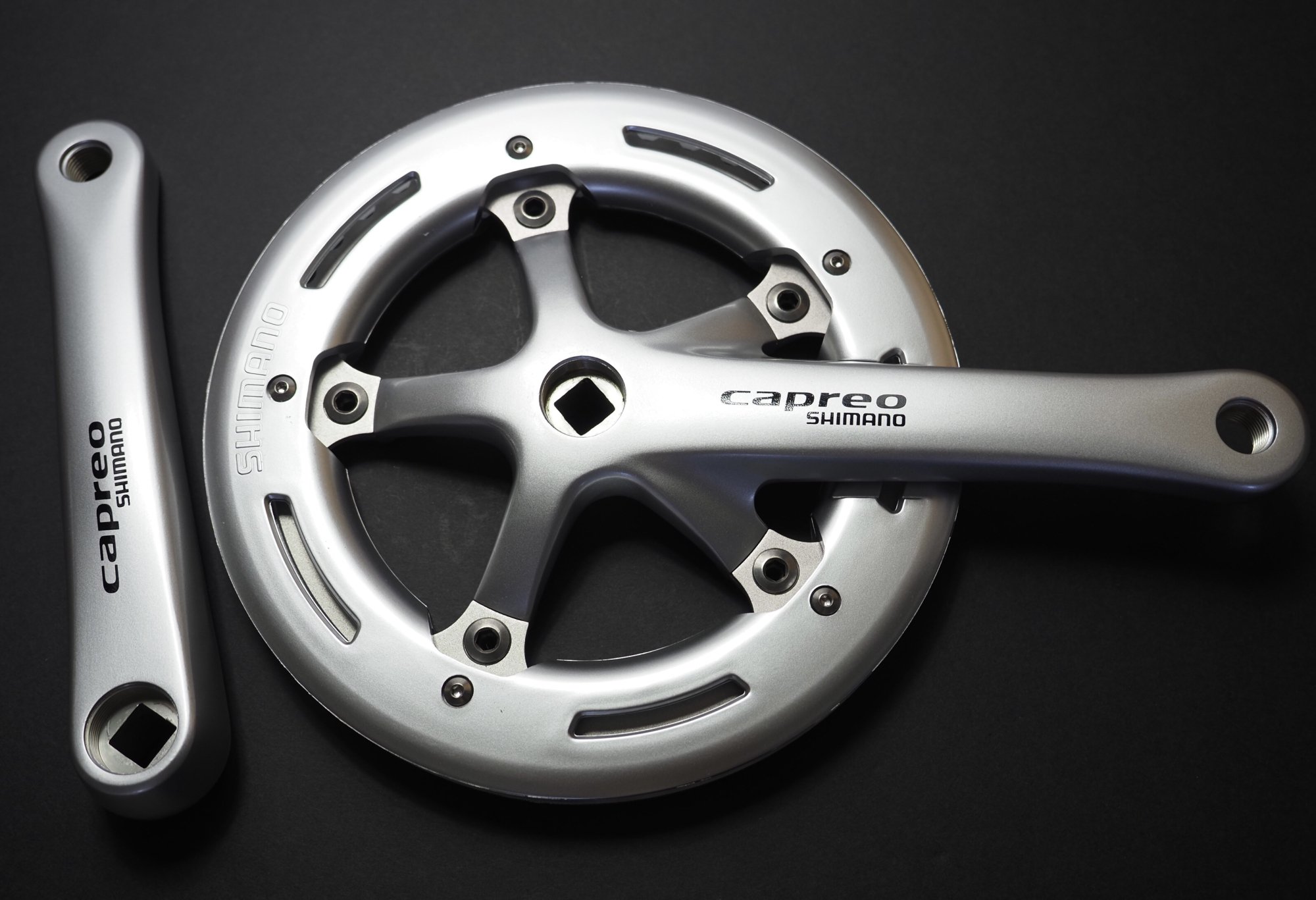 <img class='new_mark_img1' src='https://img.shop-pro.jp/img/new/icons13.gif' style='border:none;display:inline;margin:0px;padding:0px;width:auto;' />SHIMANO CAPREO FC-F700
