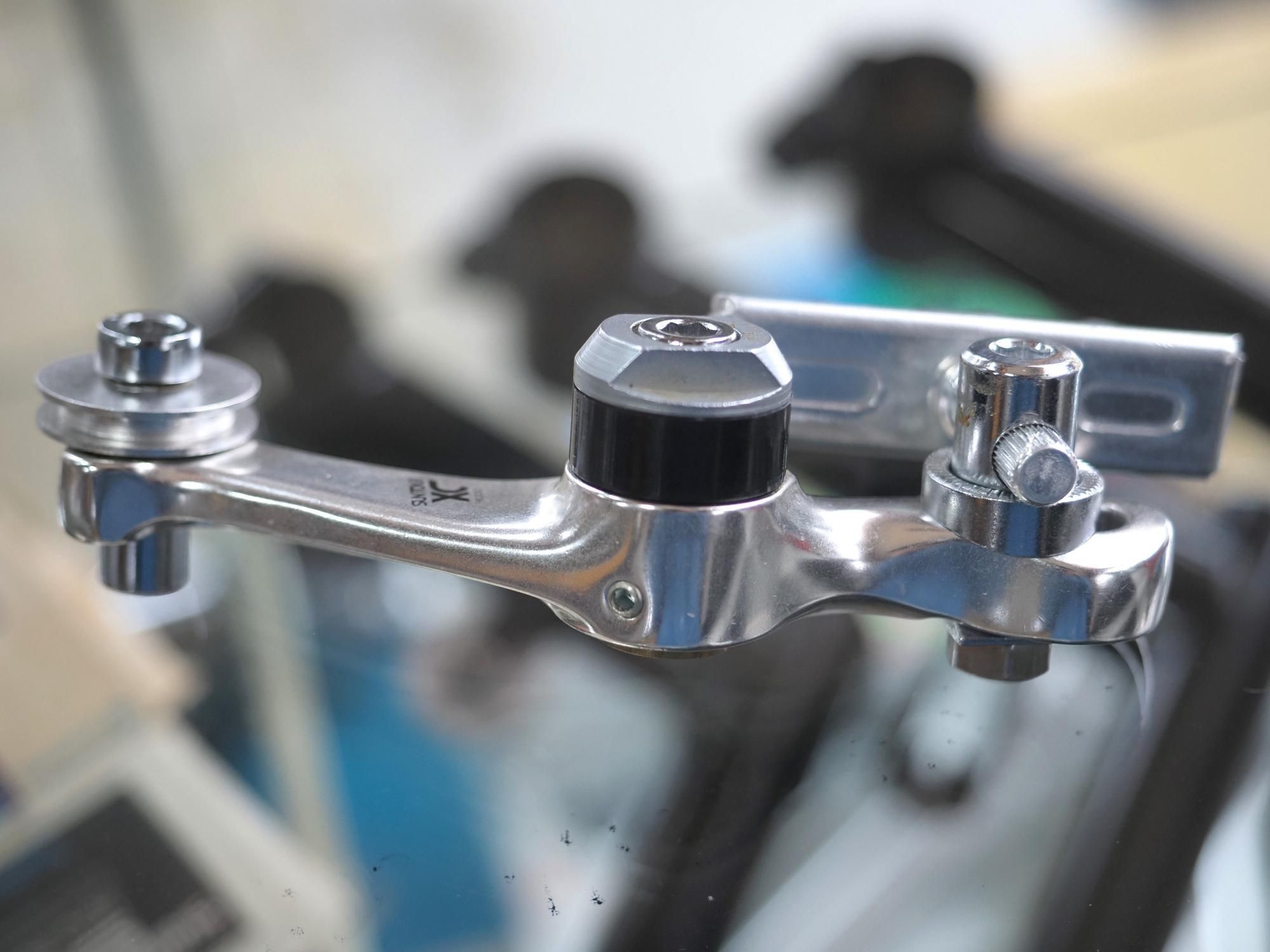 メーカー 一覧 SUNTOUR XC 9000 BRAKE ARCH サンツアー - パーツ パーツ