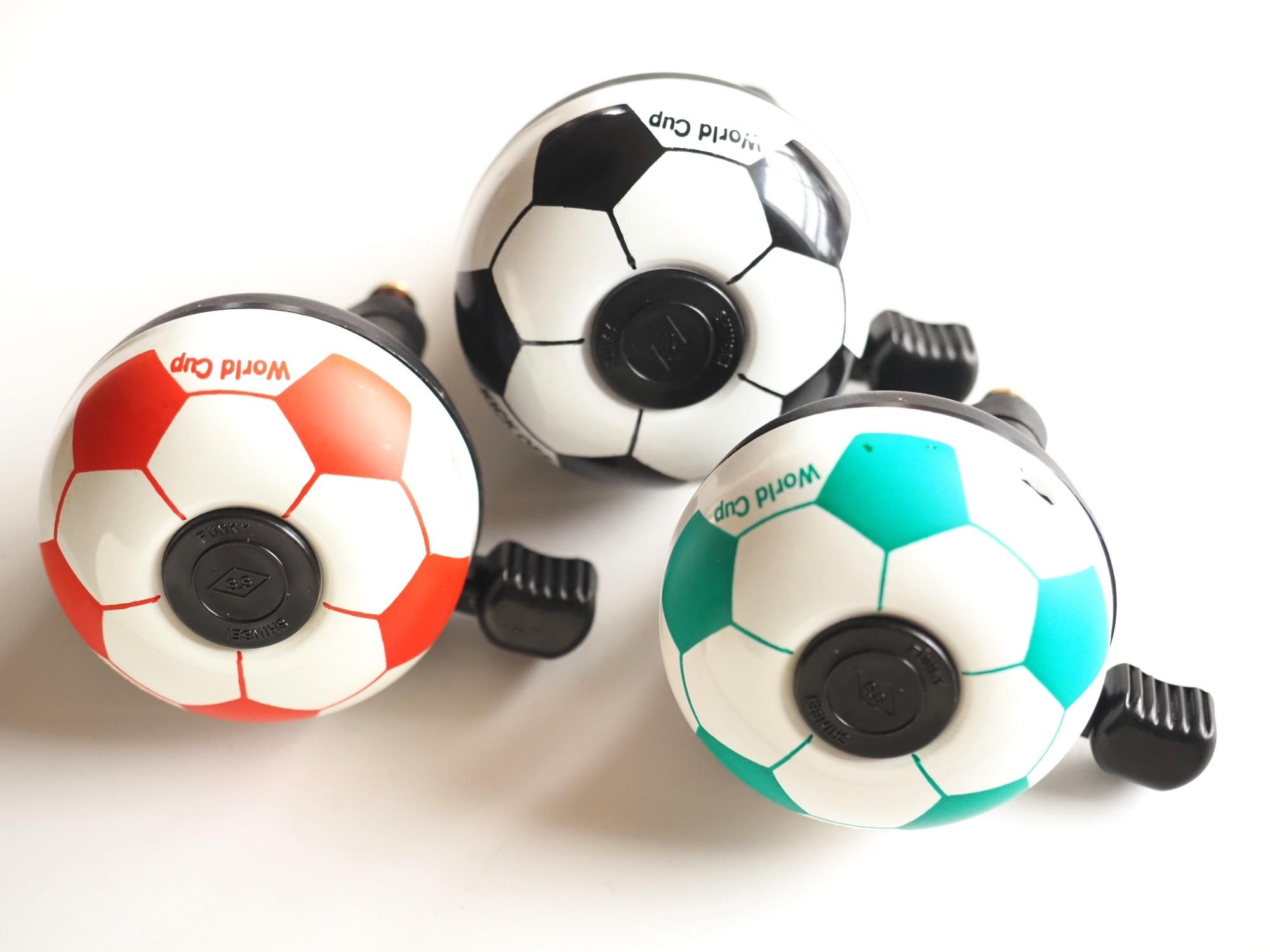 <img class='new_mark_img1' src='https://img.shop-pro.jp/img/new/icons55.gif' style='border:none;display:inline;margin:0px;padding:0px;width:auto;' />SS World Cup KICK OFF BELL (3)