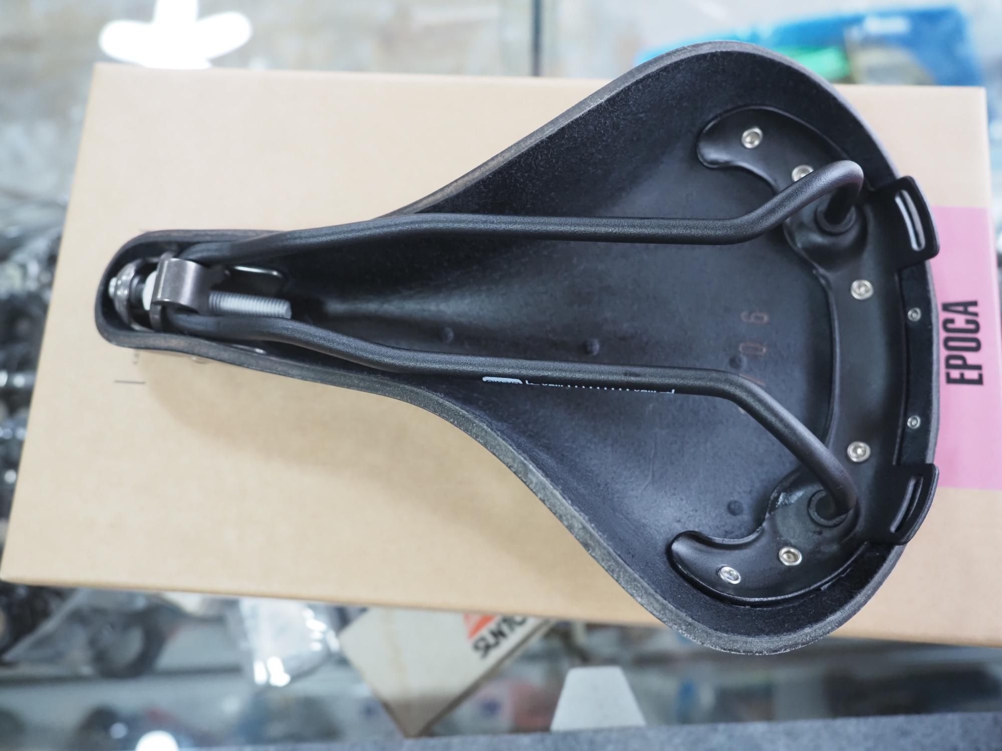 SELLA ITALIA EPOCA (Black) - CHOUCHIN CYCLE SELLA ITALIA EPOCA (Black) - CHOUCHIN CYCLE