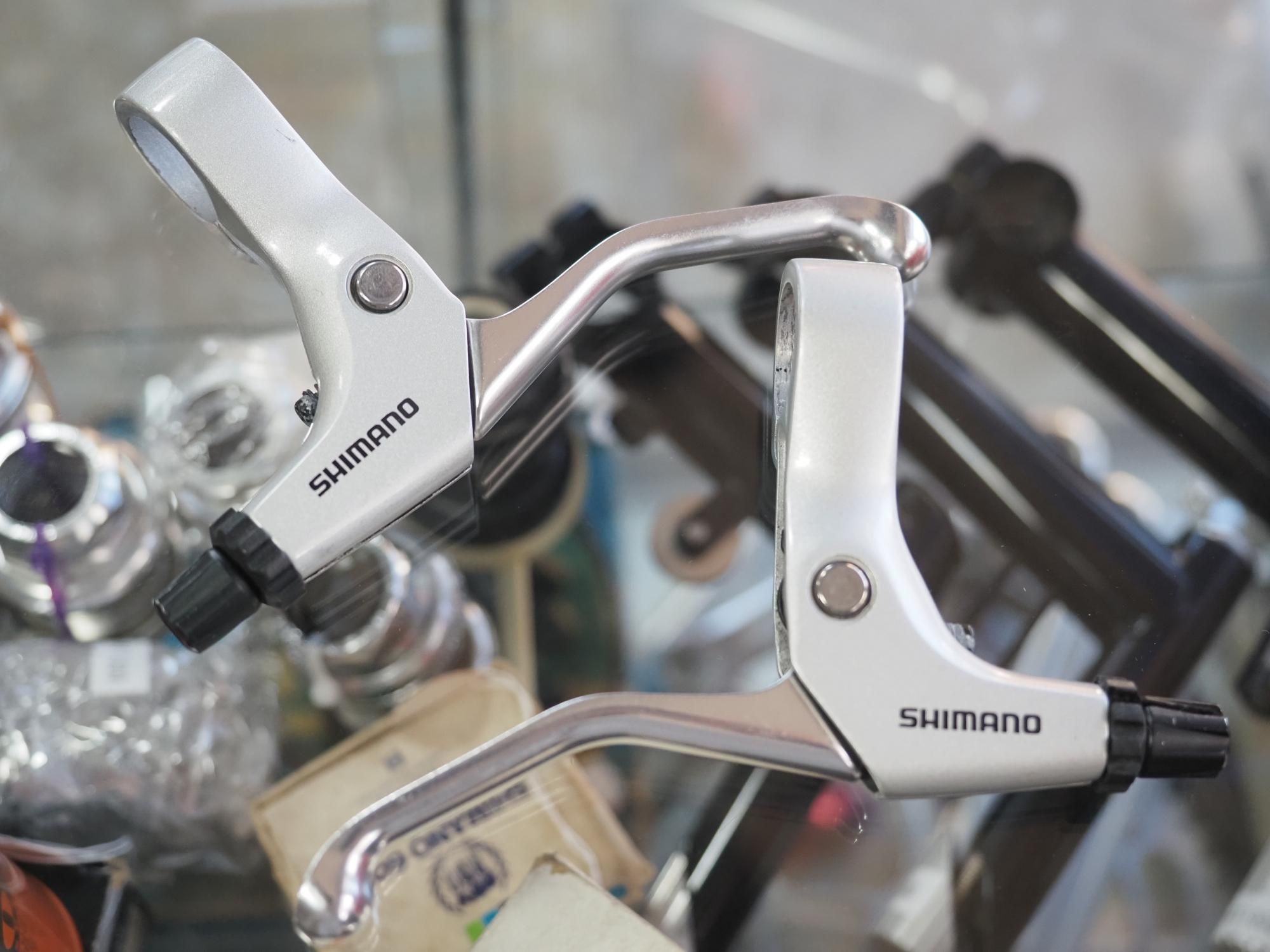 <img class='new_mark_img1' src='https://img.shop-pro.jp/img/new/icons14.gif' style='border:none;display:inline;margin:0px;padding:0px;width:auto;' />SHIMANO BL-R550