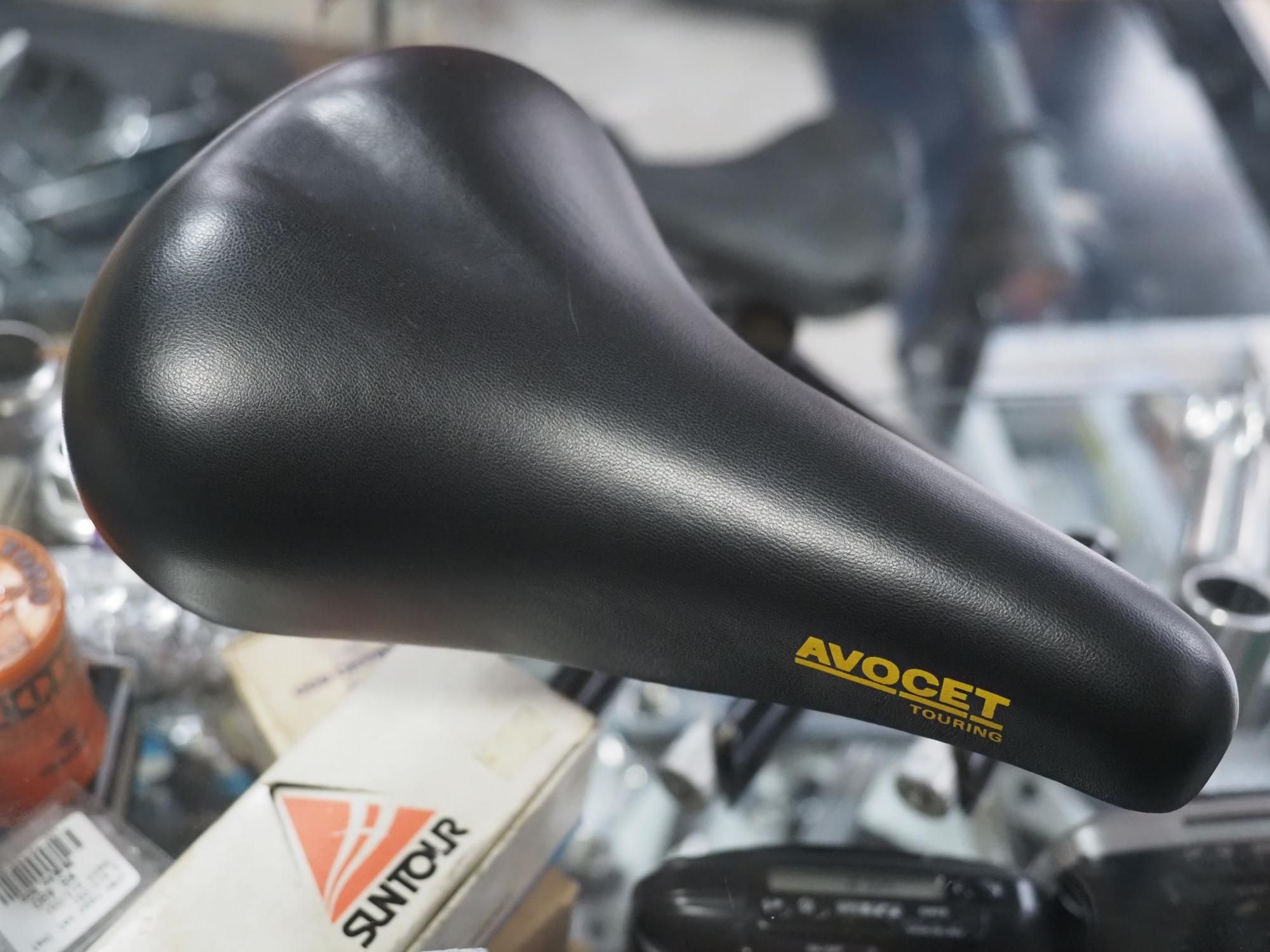 <img class='new_mark_img1' src='https://img.shop-pro.jp/img/new/icons14.gif' style='border:none;display:inline;margin:0px;padding:0px;width:auto;' />AVOCET TOURING 