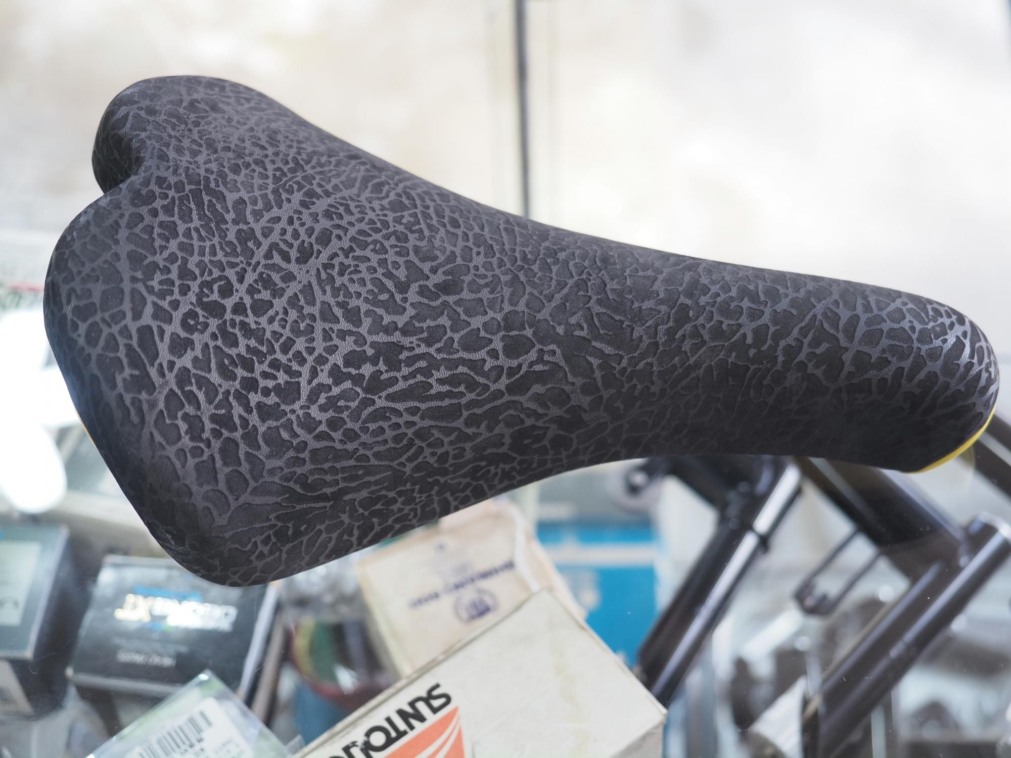 世中さん　専用　シン Model 80』SoftubeがProphet-5を忠実にモデリングしたシンセ