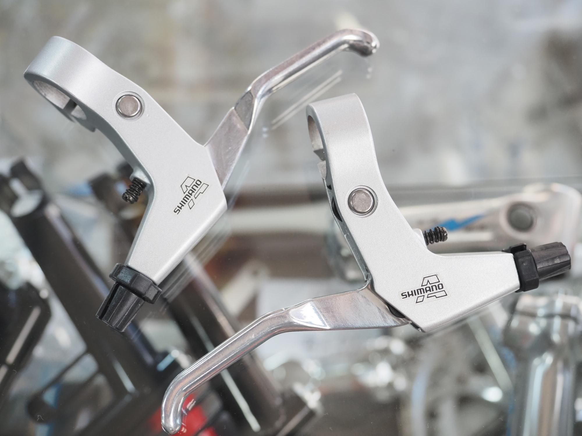 <img class='new_mark_img1' src='https://img.shop-pro.jp/img/new/icons14.gif' style='border:none;display:inline;margin:0px;padding:0px;width:auto;' />SHIMANO BL-MC18