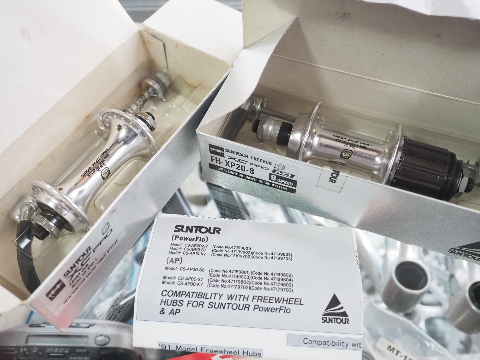 <img class='new_mark_img1' src='https://img.shop-pro.jp/img/new/icons14.gif' style='border:none;display:inline;margin:0px;padding:0px;width:auto;' />SUNTOUR XC PRO 
