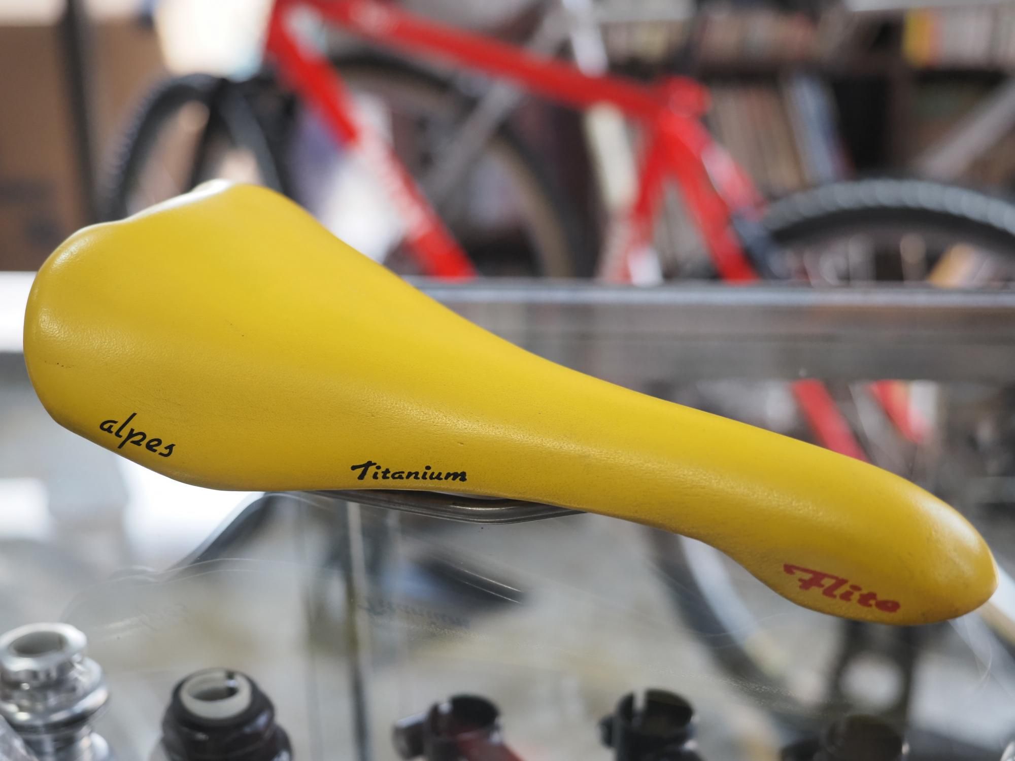 <img class='new_mark_img1' src='https://img.shop-pro.jp/img/new/icons14.gif' style='border:none;display:inline;margin:0px;padding:0px;width:auto;' />SELLE ITALIA Flite