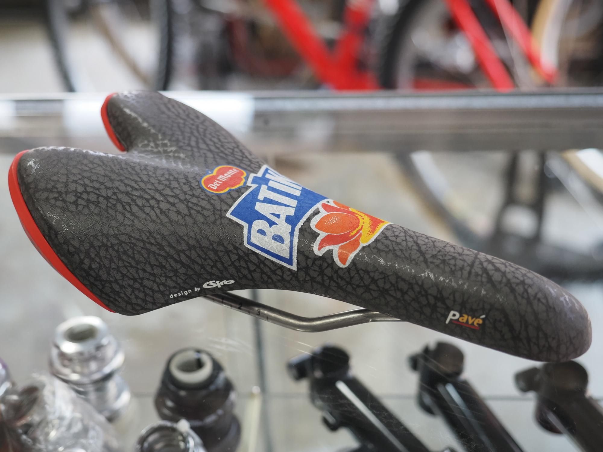 <img class='new_mark_img1' src='https://img.shop-pro.jp/img/new/icons38.gif' style='border:none;display:inline;margin:0px;padding:0px;width:auto;' />fizik Pave Laurel