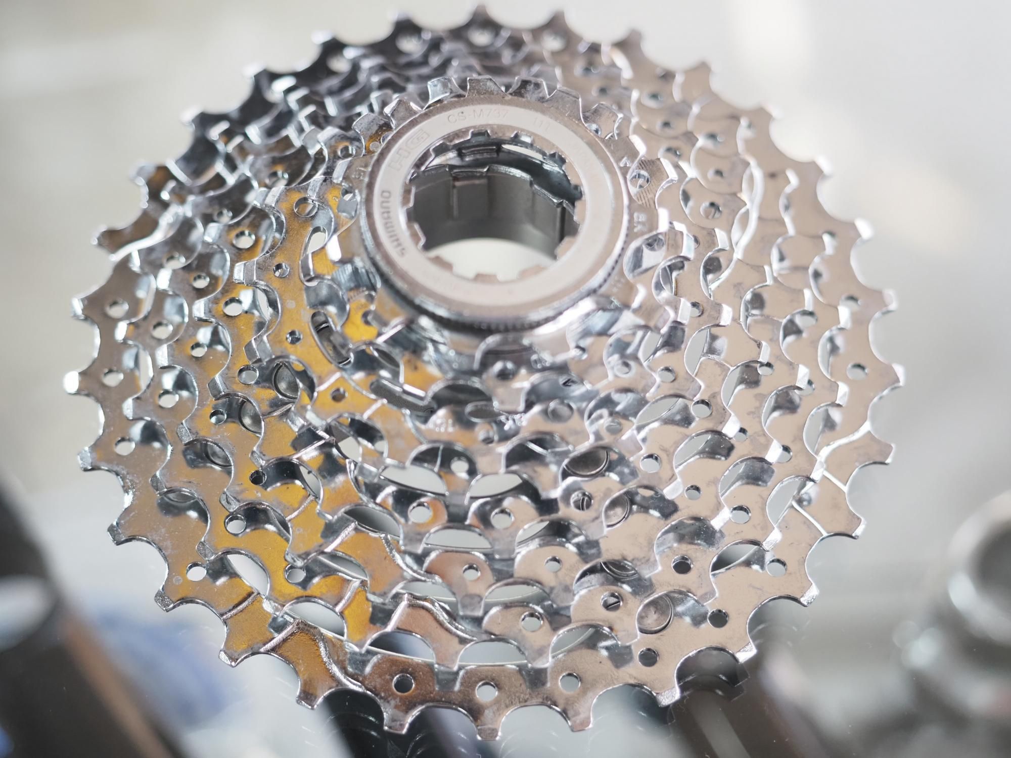 <img class='new_mark_img1' src='https://img.shop-pro.jp/img/new/icons14.gif' style='border:none;display:inline;margin:0px;padding:0px;width:auto;' />SHIMANO DEORE XT CS-M737