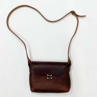 եʥɥ쥶 ۥ꥾󥿥åݡ Хå FERNAND LEATHER Horizontal Latch Pouch M ڥ֥饦