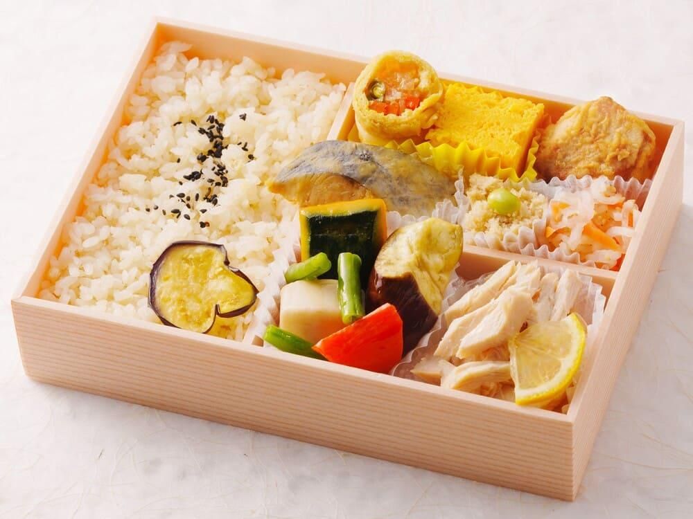 122.鰆の木の芽味噌焼と鶏南蛮(鯛御飯)の幕の内