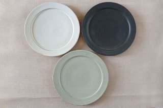 リム皿(22.5�)　ホワイト/ブラック/グリーン