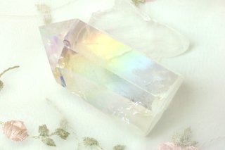 【強力開運】ファントム入りレインボーオーラ水晶ポイント(ポーチ付)