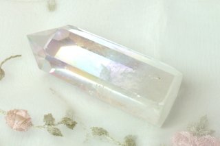 【強力開運】レインボーオーラ水晶ポイント(ポーチ付)