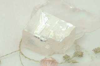 【虹入り】クリアカルサイト原石