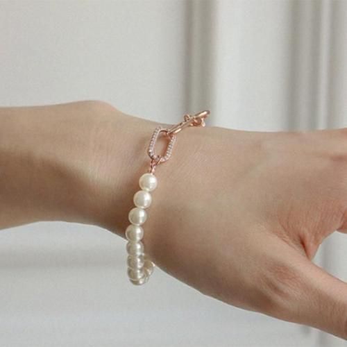 14K アイリー パールブレスレット 光沢パールとチェーンの組み合わせ トグルバーで簡単着脱 フェミニンかつトレンド感漂うデザイン