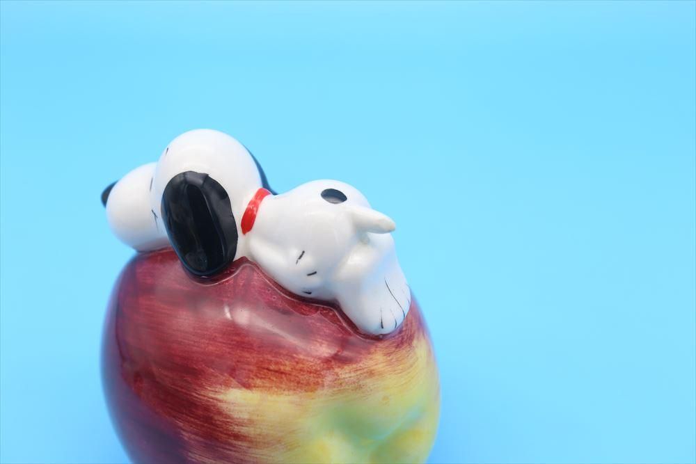 determined スヌーピー ビンテージ りんご 陶器 貯金箱 バンク determined スヌーピー ビンテージ りんご 陶器 貯金箱 バンク