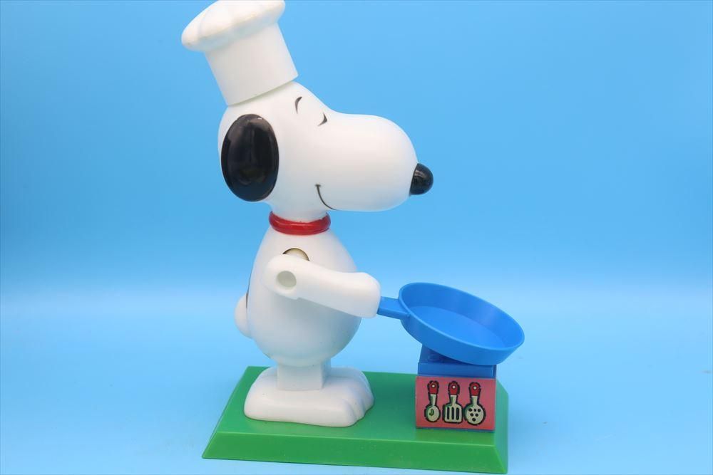 70s Aviva Snoopy World's Greatest Cook Wind-Up Action Toy 70s Aviva Snoopy World's Greatest Cook Wind-Up Action Toy