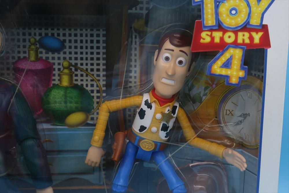値下げ‼︎ トイ・ストーリー4 ウッディ　ベンソン　フィギュアセット Disney Pixar】 トイストーリー 4 Toy Story ベンソン＆ウッディ